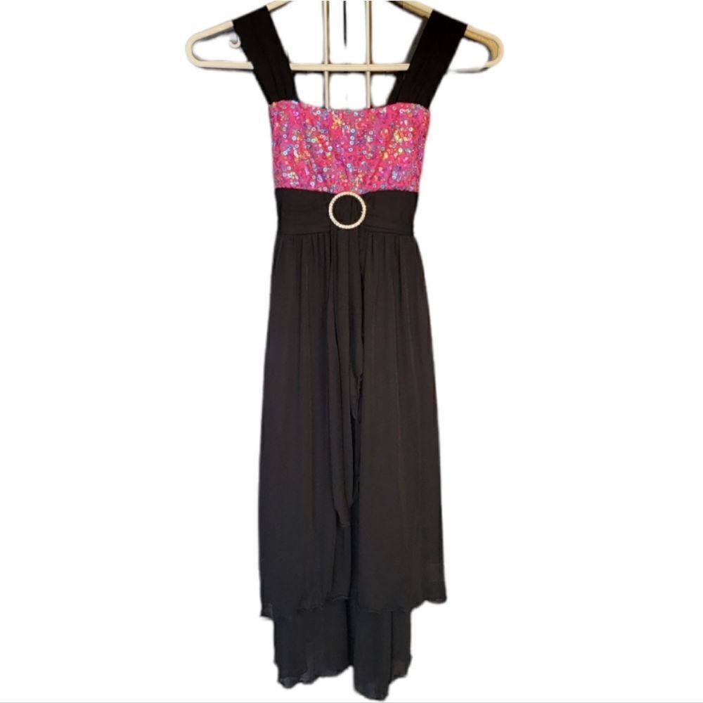 ✨2/$30✨NEWBERRY Pink Sequined Formal Dress